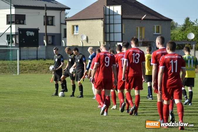 Zdjęcie w galerii na portalu naszwodzislaw.com: Naprzód 32 Syrynia wygrywa spotkanie. Przyszłość Rogów z porażką  wiadomości z regionu