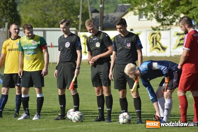 Zdjęcie w galerii na portalu naszwodzislaw.com: Naprzód 32 Syrynia wygrywa spotkanie. Przyszłość Rogów z porażką  wiadomości z regionu