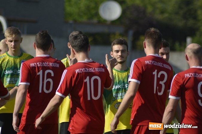 Zdjęcie w galerii na portalu naszwodzislaw.com: Naprzód 32 Syrynia wygrywa spotkanie. Przyszłość Rogów z porażką  wiadomości z regionu