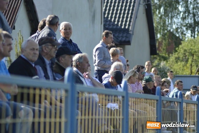 Zdjęcie w galerii na portalu naszwodzislaw.com: Naprzód 32 Syrynia wygrywa spotkanie. Przyszłość Rogów z porażką  wiadomości z regionu
