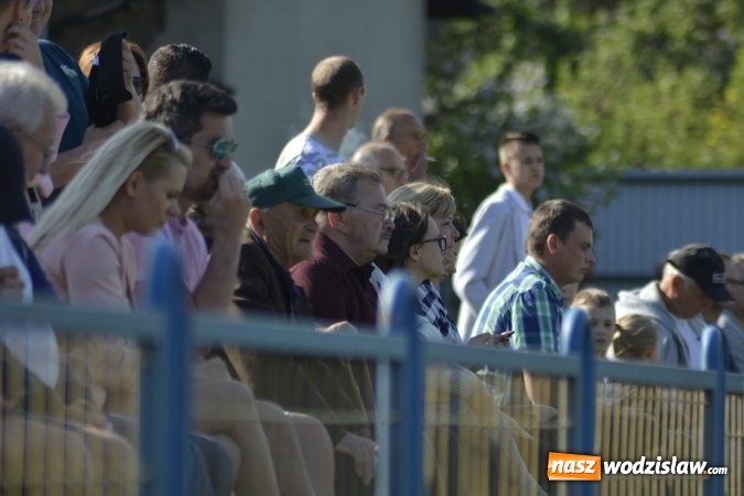 Zdjęcie w galerii na portalu naszwodzislaw.com: Naprzód 32 Syrynia wygrywa spotkanie. Przyszłość Rogów z porażką  wiadomości z regionu