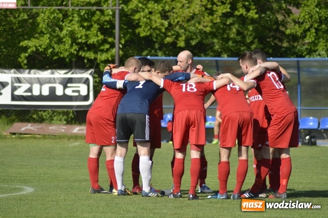 Zdjęcie w galerii na portalu naszwodzislaw.com: Naprzód 32 Syrynia wygrywa spotkanie. Przyszłość Rogów z porażką  wiadomości z regionu