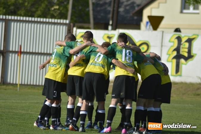 Zdjęcie w galerii na portalu naszwodzislaw.com: Naprzód 32 Syrynia wygrywa spotkanie. Przyszłość Rogów z porażką  wiadomości z regionu