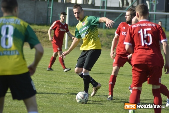 Zdjęcie w galerii na portalu naszwodzislaw.com: Naprzód 32 Syrynia wygrywa spotkanie. Przyszłość Rogów z porażką  wiadomości z regionu