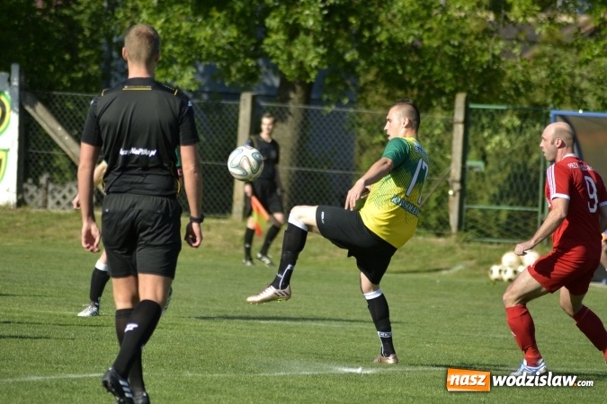 Zdjęcie w galerii na portalu naszwodzislaw.com: Naprzód 32 Syrynia wygrywa spotkanie. Przyszłość Rogów z porażką  wiadomości z regionu