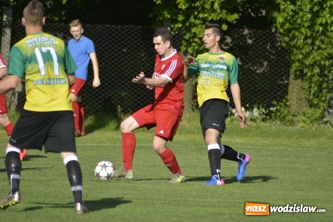 Zdjęcie w galerii na portalu naszwodzislaw.com: Naprzód 32 Syrynia wygrywa spotkanie. Przyszłość Rogów z porażką  wiadomości z regionu