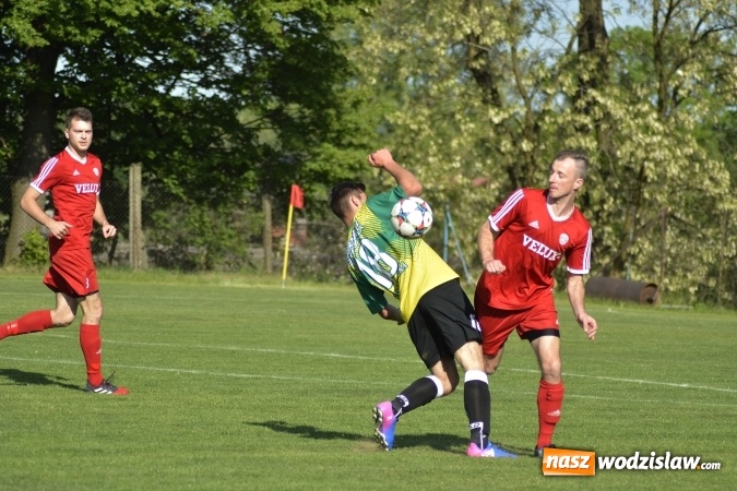 Zdjęcie w galerii na portalu naszwodzislaw.com: Naprzód 32 Syrynia wygrywa spotkanie. Przyszłość Rogów z porażką  wiadomości z regionu