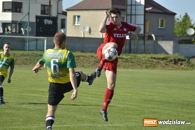 Zdjęcie w galerii na portalu naszwodzislaw.com: Naprzód 32 Syrynia wygrywa spotkanie. Przyszłość Rogów z porażką  wiadomości z regionu