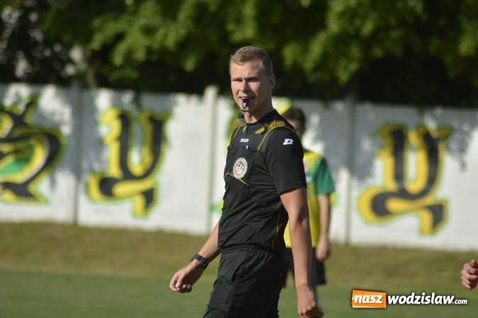 Zdjęcie w galerii na portalu naszwodzislaw.com: Naprzód 32 Syrynia wygrywa spotkanie. Przyszłość Rogów z porażką  wiadomości z regionu