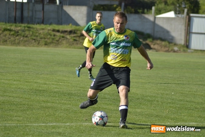 Zdjęcie w galerii na portalu naszwodzislaw.com: Naprzód 32 Syrynia wygrywa spotkanie. Przyszłość Rogów z porażką  wiadomości z regionu