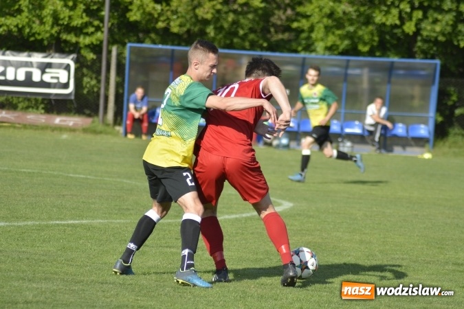 Zdjęcie w galerii na portalu naszwodzislaw.com: Naprzód 32 Syrynia wygrywa spotkanie. Przyszłość Rogów z porażką  wiadomości z regionu