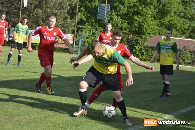 Zdjęcie w galerii na portalu naszwodzislaw.com: Naprzód 32 Syrynia wygrywa spotkanie. Przyszłość Rogów z porażką  wiadomości z regionu