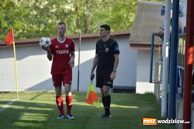 Zdjęcie w galerii na portalu naszwodzislaw.com: Naprzód 32 Syrynia wygrywa spotkanie. Przyszłość Rogów z porażką  wiadomości z regionu