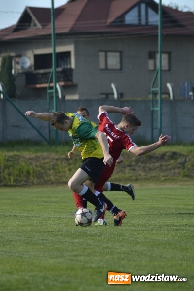 Zdjęcie w galerii na portalu naszwodzislaw.com: Naprzód 32 Syrynia wygrywa spotkanie. Przyszłość Rogów z porażką  wiadomości z regionu