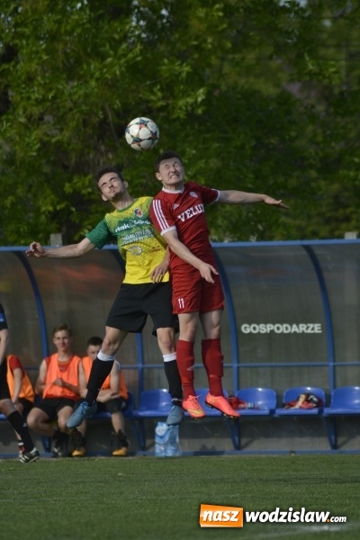 Zdjęcie w galerii na portalu naszwodzislaw.com: Naprzód 32 Syrynia wygrywa spotkanie. Przyszłość Rogów z porażką  wiadomości z regionu