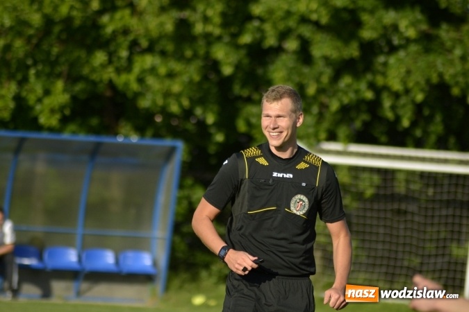 Zdjęcie w galerii na portalu naszwodzislaw.com: Naprzód 32 Syrynia wygrywa spotkanie. Przyszłość Rogów z porażką  wiadomości z regionu