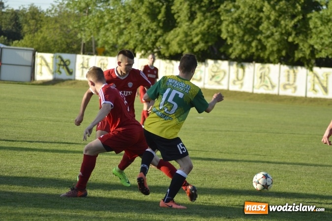 Zdjęcie w galerii na portalu naszwodzislaw.com: Naprzód 32 Syrynia wygrywa spotkanie. Przyszłość Rogów z porażką  wiadomości z regionu