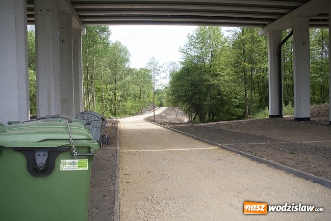 Zdjęcie w galerii na portalu naszwodzislaw.com: Dzięki tej trasie Rodzinny Park Rozrywki zostanie połączony ze starówką  wiadomości z regionu