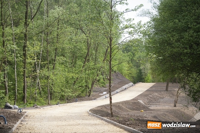 Zdjęcie w galerii na portalu naszwodzislaw.com: Dzięki tej trasie Rodzinny Park Rozrywki zostanie połączony ze starówką  wiadomości z regionu