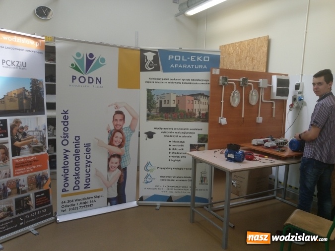 Zdjęcie w galerii na portalu naszwodzislaw.com: W nagrodę otrzymali płatne wakacyjne staże w wodzisławskiej firmie  wiadomości z regionu