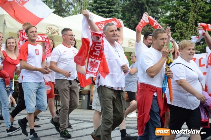 Zdjęcie w galerii na portalu naszwodzislaw.com: Nagrano kolejne zdjęcia do mundialowego teledysku  wiadomości z regionu