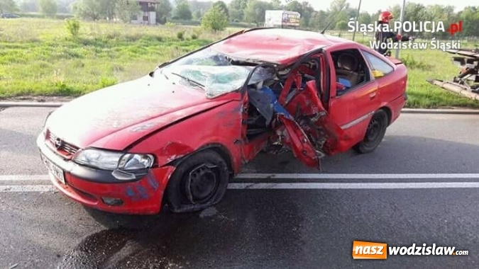 Zdjęcie w galerii na portalu naszwodzislaw.com: Poniósł śmierć na miejscu! Wypadek na Czyżowickiej. FOTO wiadomości z regionu