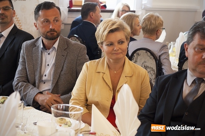 Zdjęcie w galerii na portalu naszwodzislaw.com: Ciężką pracą doszli do sukcesu. Nagrodzono przedsiębiorstwa z naszego powiatu. ZDJĘCIA  wiadomości z regionu