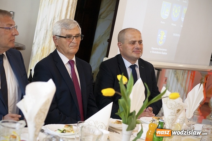 Zdjęcie w galerii na portalu naszwodzislaw.com: Ciężką pracą doszli do sukcesu. Nagrodzono przedsiębiorstwa z naszego powiatu. ZDJĘCIA  wiadomości z regionu