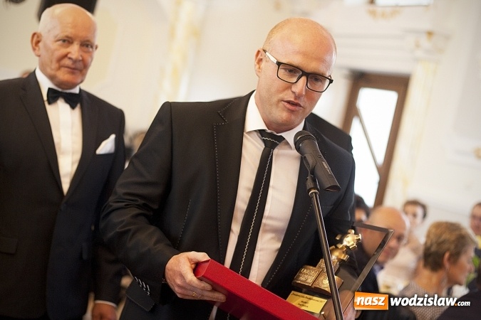 Zdjęcie w galerii na portalu naszwodzislaw.com: Ciężką pracą doszli do sukcesu. Nagrodzono przedsiębiorstwa z naszego powiatu. ZDJĘCIA  wiadomości z regionu