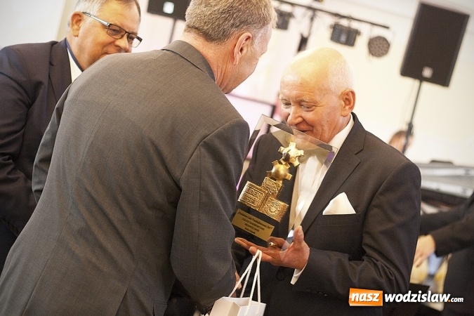 Zdjęcie w galerii na portalu naszwodzislaw.com: Ciężką pracą doszli do sukcesu. Nagrodzono przedsiębiorstwa z naszego powiatu. ZDJĘCIA  wiadomości z regionu
