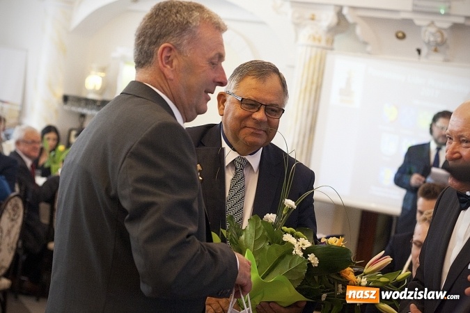 Zdjęcie w galerii na portalu naszwodzislaw.com: Ciężką pracą doszli do sukcesu. Nagrodzono przedsiębiorstwa z naszego powiatu. ZDJĘCIA  wiadomości z regionu