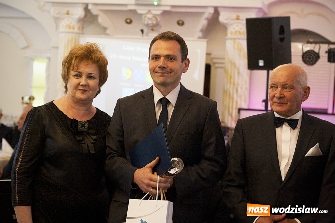 Zdjęcie w galerii na portalu naszwodzislaw.com: Ciężką pracą doszli do sukcesu. Nagrodzono przedsiębiorstwa z naszego powiatu. ZDJĘCIA  wiadomości z regionu