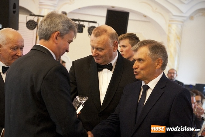 Zdjęcie w galerii na portalu naszwodzislaw.com: Ciężką pracą doszli do sukcesu. Nagrodzono przedsiębiorstwa z naszego powiatu. ZDJĘCIA  wiadomości z regionu