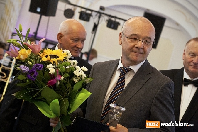 Zdjęcie w galerii na portalu naszwodzislaw.com: Ciężką pracą doszli do sukcesu. Nagrodzono przedsiębiorstwa z naszego powiatu. ZDJĘCIA  wiadomości z regionu