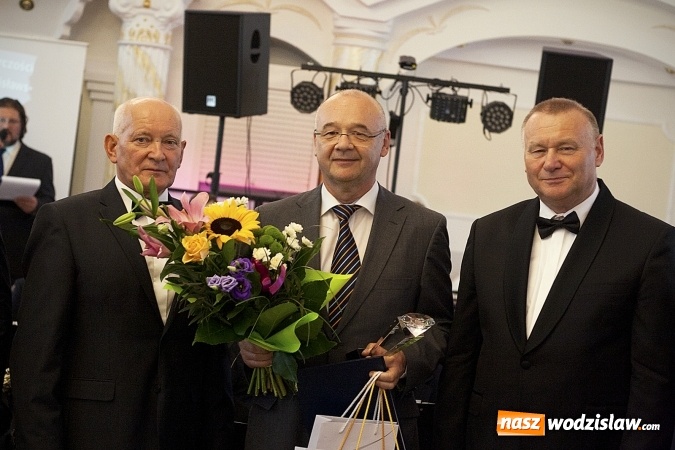 Zdjęcie w galerii na portalu naszwodzislaw.com: Ciężką pracą doszli do sukcesu. Nagrodzono przedsiębiorstwa z naszego powiatu. ZDJĘCIA  wiadomości z regionu