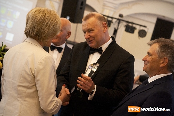 Zdjęcie w galerii na portalu naszwodzislaw.com: Ciężką pracą doszli do sukcesu. Nagrodzono przedsiębiorstwa z naszego powiatu. ZDJĘCIA  wiadomości z regionu