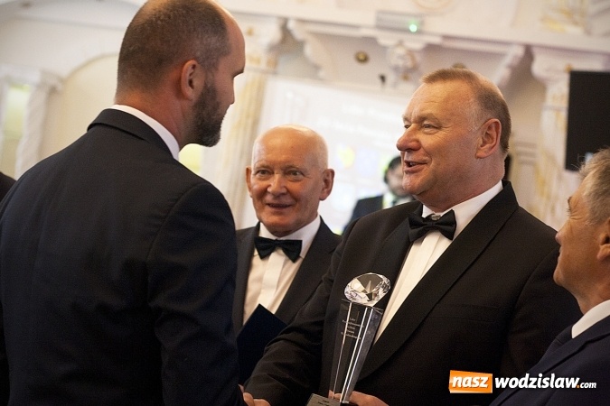 Zdjęcie w galerii na portalu naszwodzislaw.com: Ciężką pracą doszli do sukcesu. Nagrodzono przedsiębiorstwa z naszego powiatu. ZDJĘCIA  wiadomości z regionu