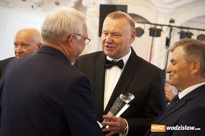 Zdjęcie w galerii na portalu naszwodzislaw.com: Ciężką pracą doszli do sukcesu. Nagrodzono przedsiębiorstwa z naszego powiatu. ZDJĘCIA  wiadomości z regionu