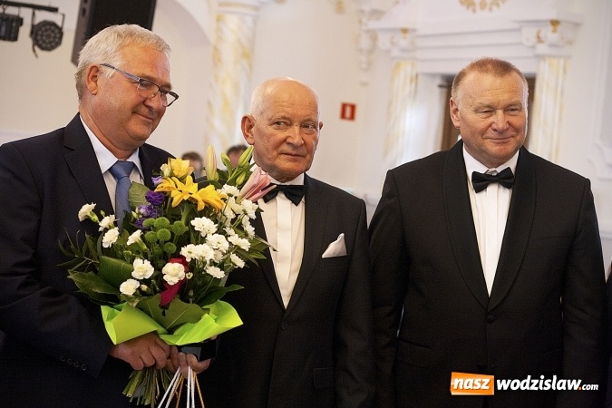 Zdjęcie w galerii na portalu naszwodzislaw.com: Ciężką pracą doszli do sukcesu. Nagrodzono przedsiębiorstwa z naszego powiatu. ZDJĘCIA  wiadomości z regionu