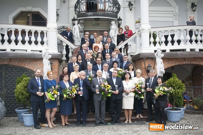 Zdjęcie w galerii na portalu naszwodzislaw.com: Ciężką pracą doszli do sukcesu. Nagrodzono przedsiębiorstwa z naszego powiatu. ZDJĘCIA  wiadomości z regionu