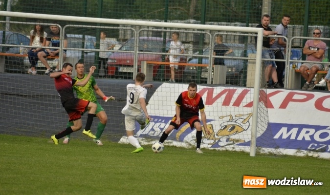 Zdjęcie w galerii na portalu naszwodzislaw.com: Sebastian Buko show w Czyżowicach. Płomień zgaszony!  wiadomości z regionu