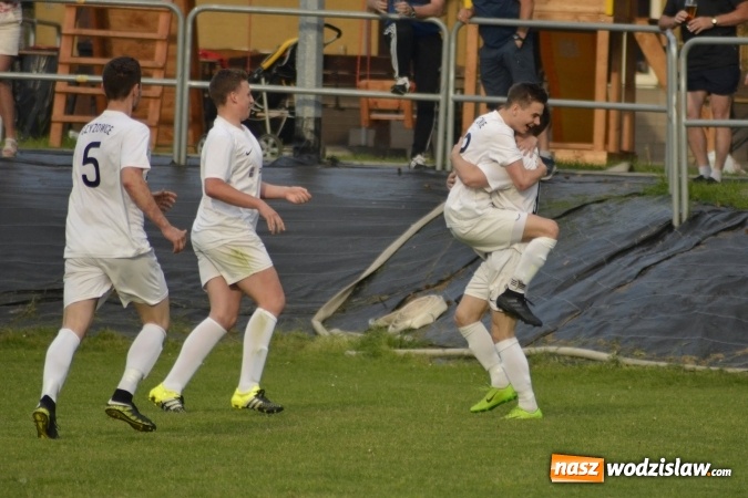 Zdjęcie w galerii na portalu naszwodzislaw.com: Sebastian Buko show w Czyżowicach. Płomień zgaszony!  wiadomości z regionu