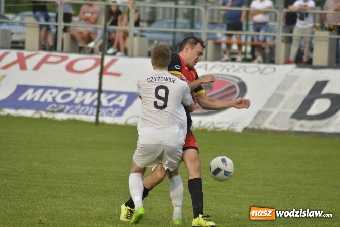 Zdjęcie w galerii na portalu naszwodzislaw.com: Sebastian Buko show w Czyżowicach. Płomień zgaszony!  wiadomości z regionu