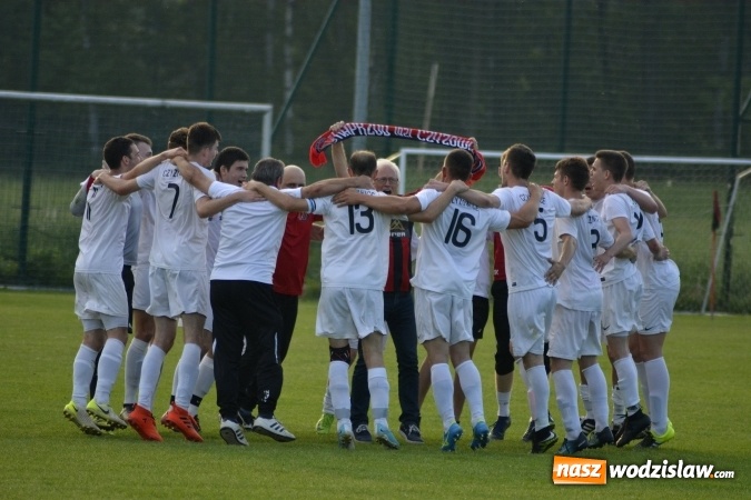 Zdjęcie w galerii na portalu naszwodzislaw.com: Sebastian Buko show w Czyżowicach. Płomień zgaszony!  wiadomości z regionu