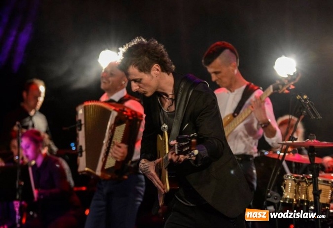 Zdjęcie w galerii na portalu naszwodzislaw.com: Przepiękny koncert w WCK. Zwycięzca programu Mam Talent przyjechał do Wodzisławia  wiadomości z regionu