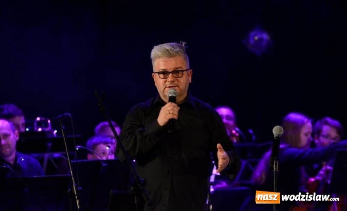 Zdjęcie w galerii na portalu naszwodzislaw.com: Przepiękny koncert w WCK. Zwycięzca programu Mam Talent przyjechał do Wodzisławia  wiadomości z regionu