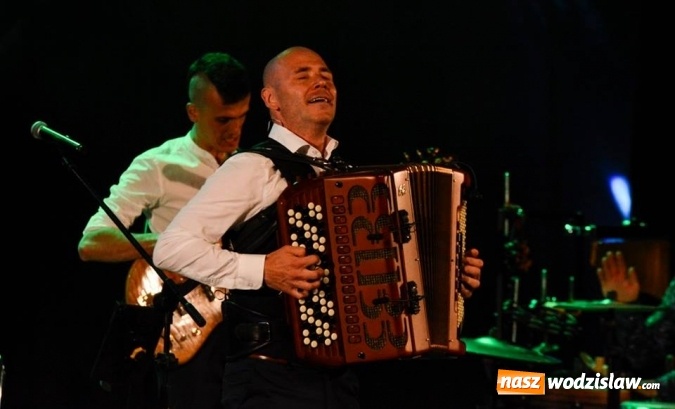 Zdjęcie w galerii na portalu naszwodzislaw.com: Przepiękny koncert w WCK. Zwycięzca programu Mam Talent przyjechał do Wodzisławia  wiadomości z regionu