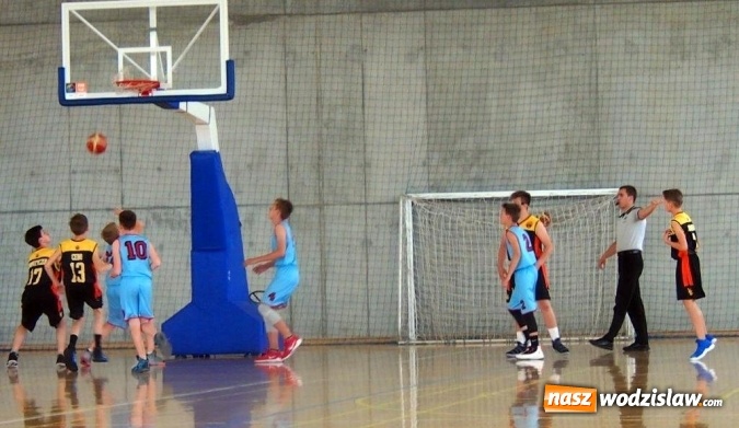 Zdjęcie w galerii na portalu naszwodzislaw.com: Koszykarze MKS Wodzisław zwyciężają w Tarnowskich Górach. Lider dywizji B śląskich rozgrywek pokonany!  wiadomości z regionu