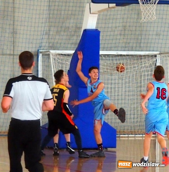 Zdjęcie w galerii na portalu naszwodzislaw.com: Koszykarze MKS Wodzisław zwyciężają w Tarnowskich Górach. Lider dywizji B śląskich rozgrywek pokonany!  wiadomości z regionu