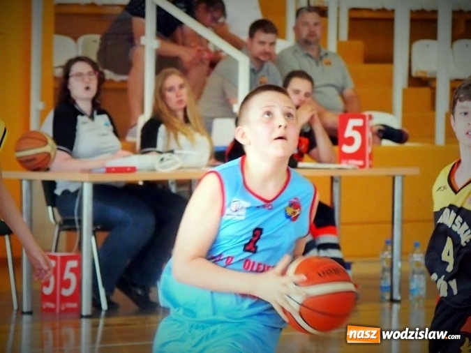 Zdjęcie w galerii na portalu naszwodzislaw.com: Koszykarze MKS Wodzisław zwyciężają w Tarnowskich Górach. Lider dywizji B śląskich rozgrywek pokonany!  wiadomości z regionu